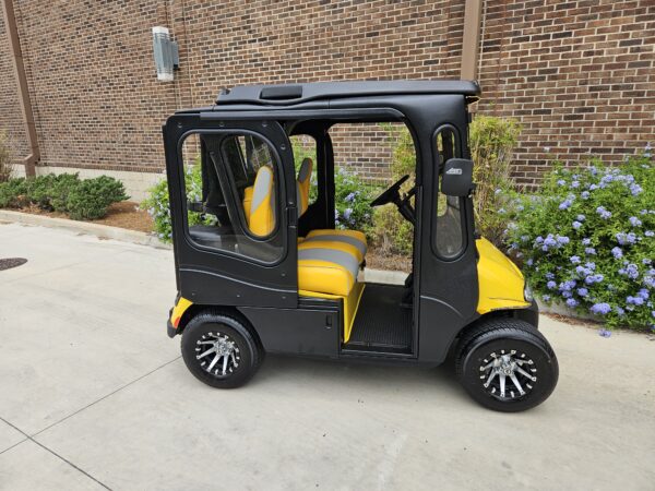 2019 E-Z-GO Freedom RXV Electric - Image 4